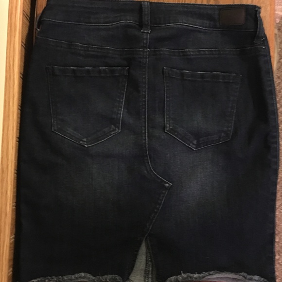 Celebrity Pink jean skirt - Picture 3 of 5